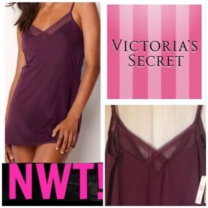SALE❣️NWT! VS LACE TRIM SLIP NIGHTIE